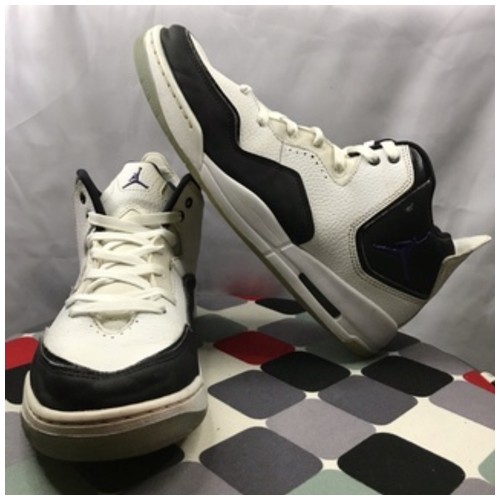 Sepatu Sneakers Nike Air Jordan Bekas / Second - Black White